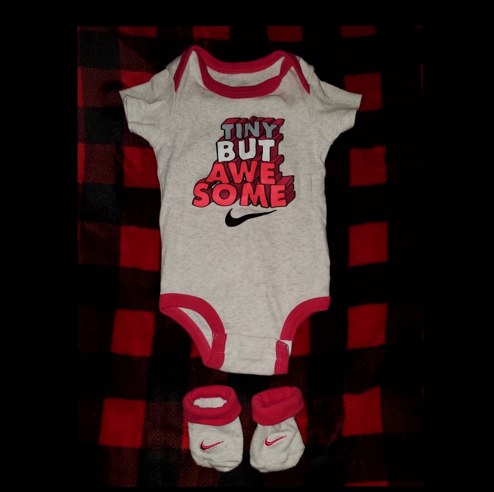 Nike Onsie & Socks